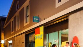 Barcelona, Amistat Hostel