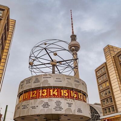 Berlin, Alexanderplatz mit Weltzeituhr